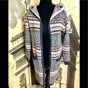 Beautiful knitted cardigan/jacket by Monteau size small